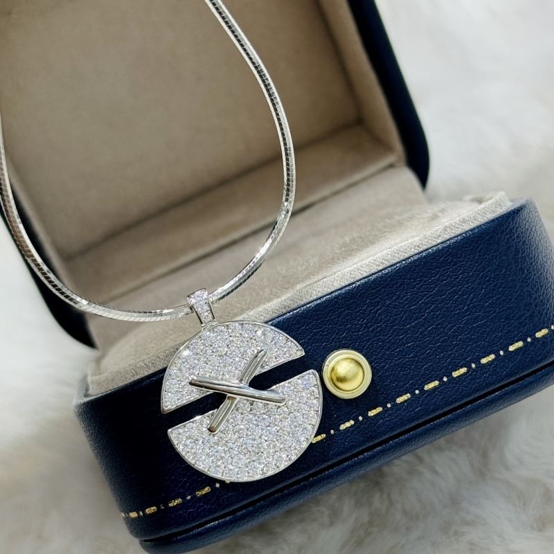 CHAUMET